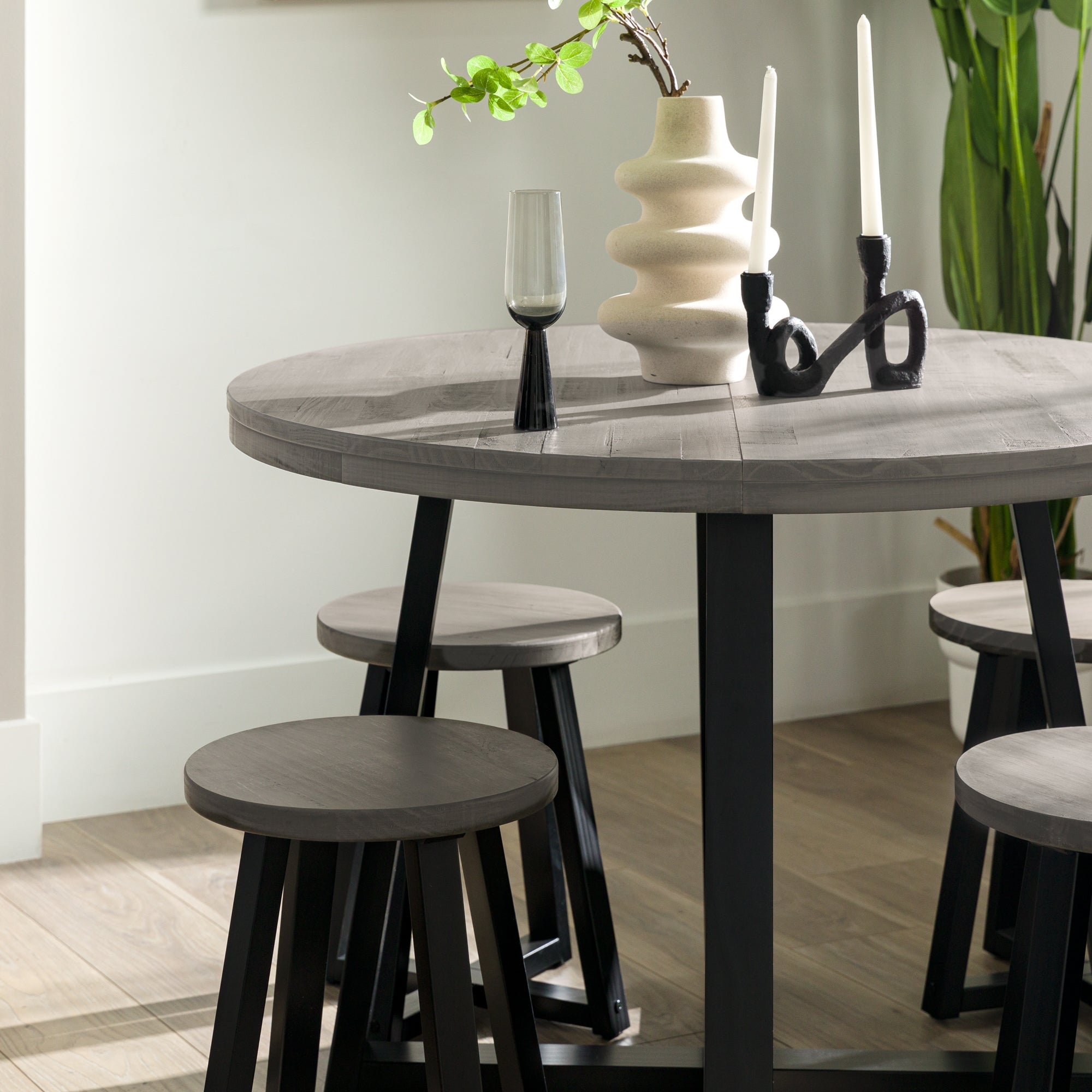 Durango Distressed Wood Round Table
