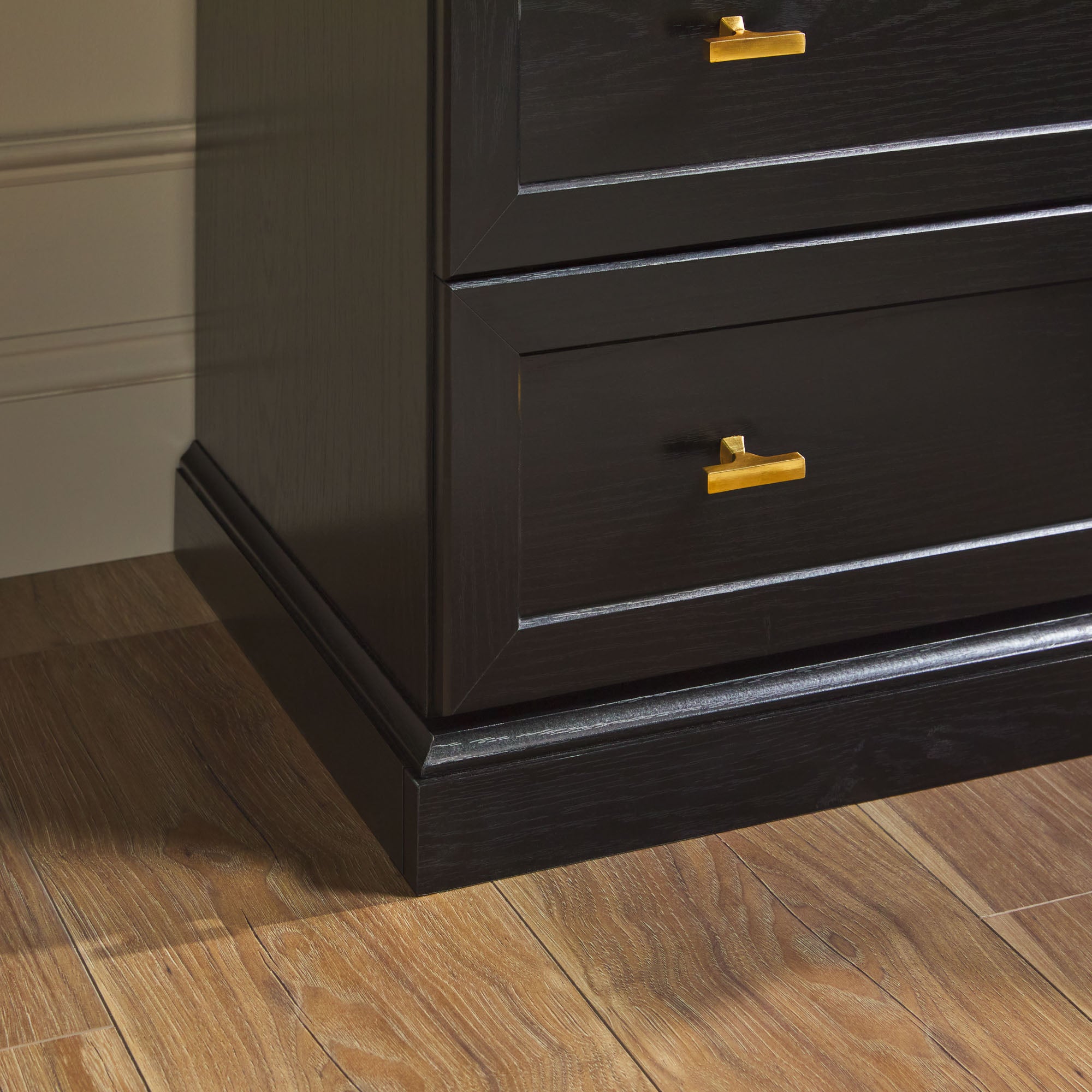 Clyde Modern Farmhouse Easy Assembly 2-Drawer Nightstand/Side Table